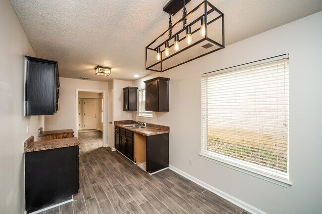 Building Photo - 9204 Lazzini Cove