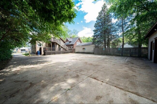 Foto del edificio - 2551 Eastern Ave SE