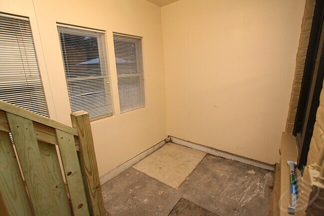 Foto del edificio - 1324 N Bosworth Ave