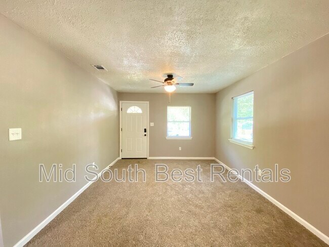 Building Photo - 7307 Redwood Dr