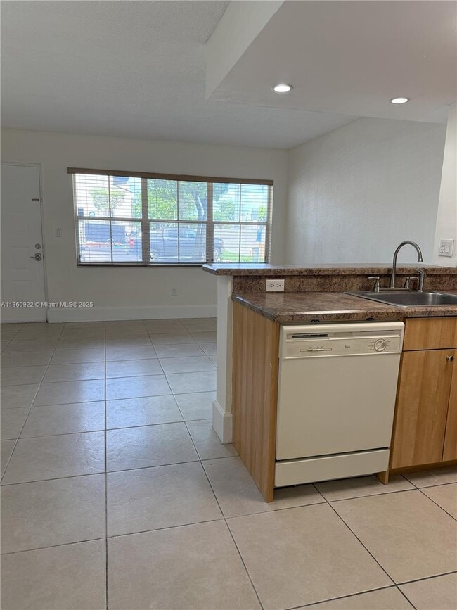 Building Photo - 675 NW 85th Ct