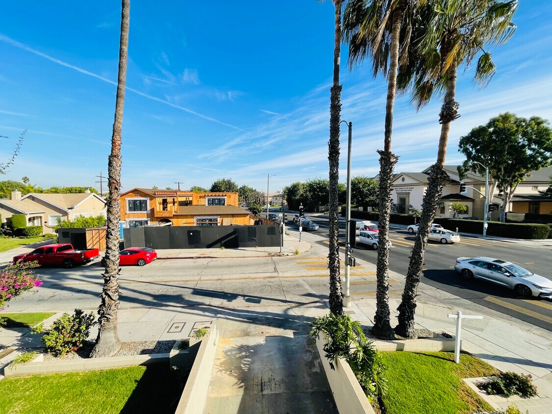 142 Apartments for Rent in Miracle Mile, CA Westside Rentals