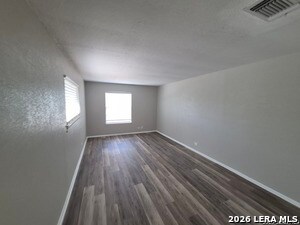 Building Photo - 2718 Dennler Dr