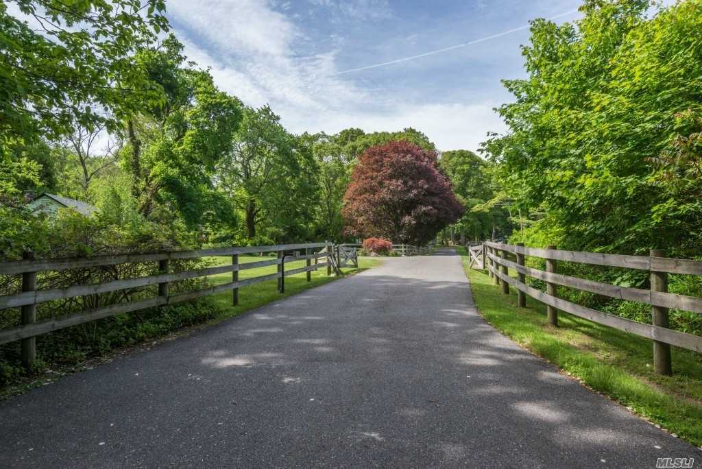 Foto principal - 1620 Old Cedar Swamp Rd