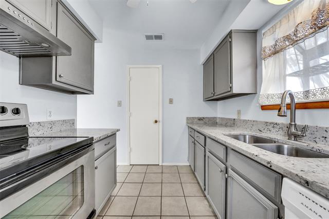 Building Photo - 2111 E Belt Line Rd