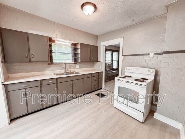 Foto del edificio - 1231 S Hardy Ave