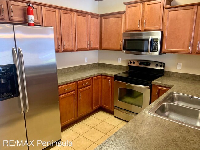 Building Photo - 2 br, 2.5 bath House - 709 Blue Heron Trail