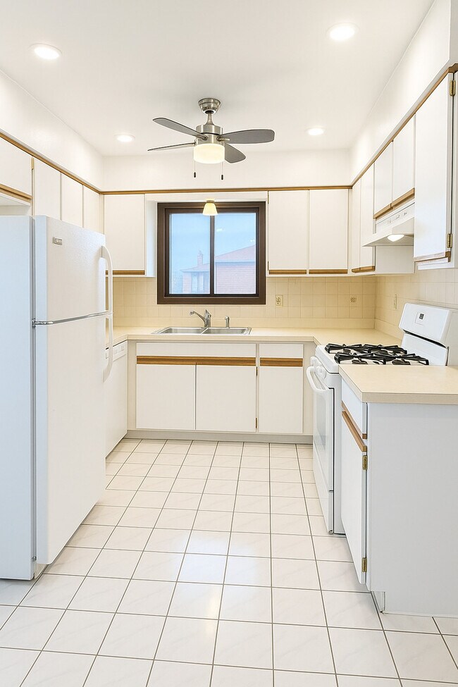 Foto del edificio - 15741 Thomas Ln