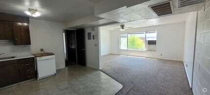 Building Photo - 745 1350 S