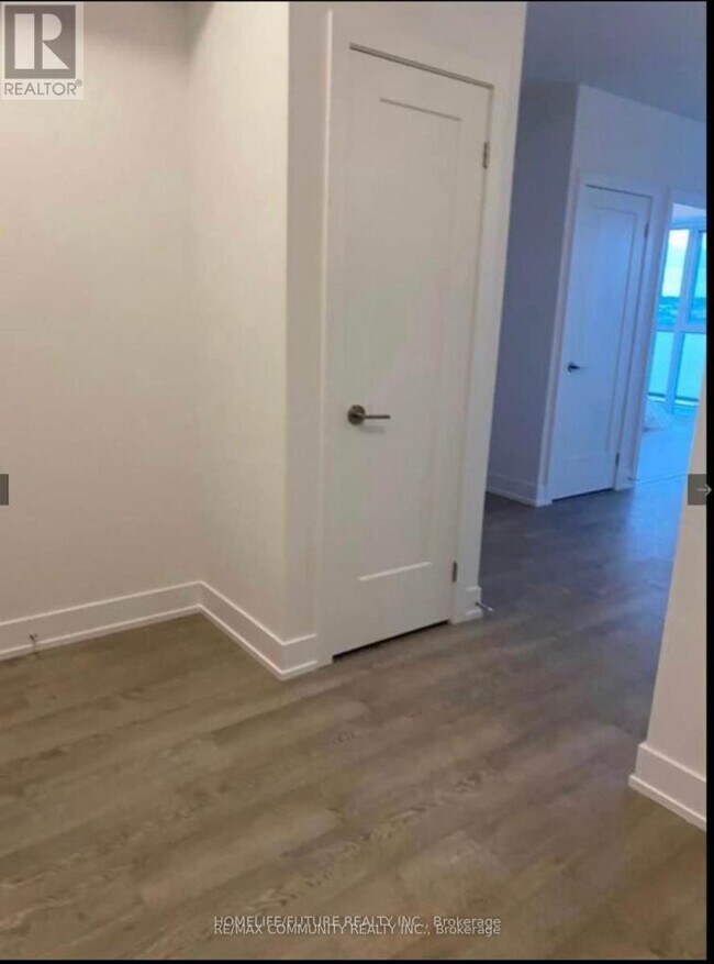 Photo du bâtiment - 2550-2550 Simcoe St N