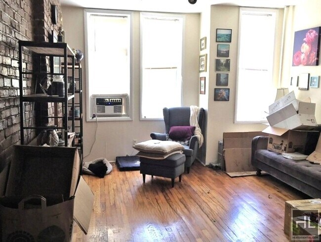 Foto del edificio - 8 AVENUE