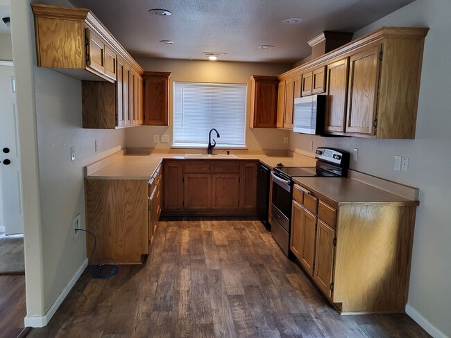 Foto del edificio - 3 bed 2 bath Home for Rent in Grants Pass