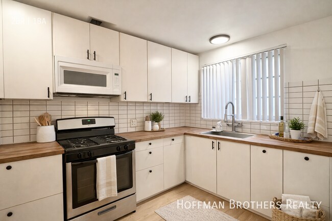 Foto del edificio - 1839 S Beverly Glen Blvd