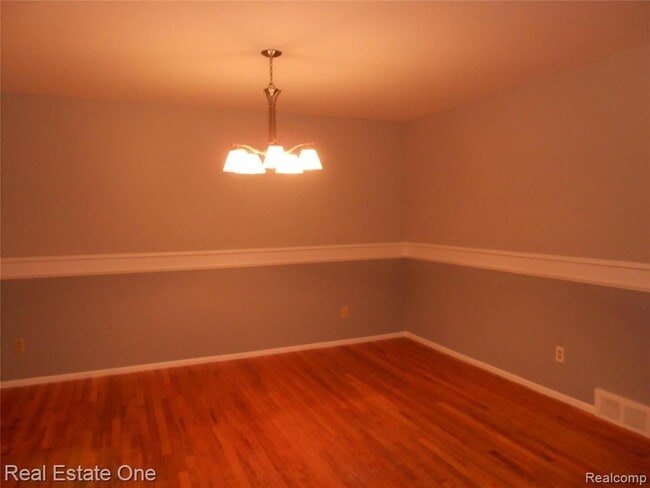 Building Photo - 3541 Tothill Dr