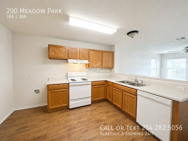 Foto del edificio - 200 Meadow Park Dr