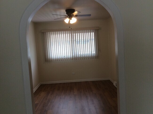 Foto del edificio - 9438 Potter Rd
