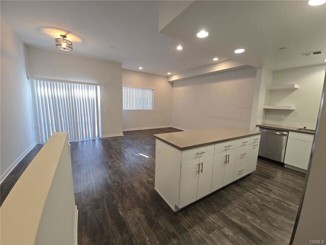 Photo - 1620 W 237th St House