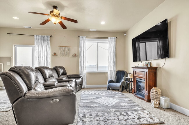 Living Room - 1273 N Baycrest Dr