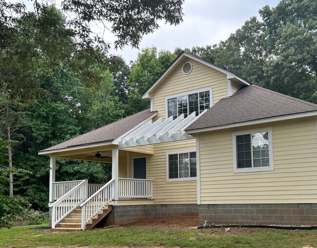 Building Photo - 3500 Kool Ln