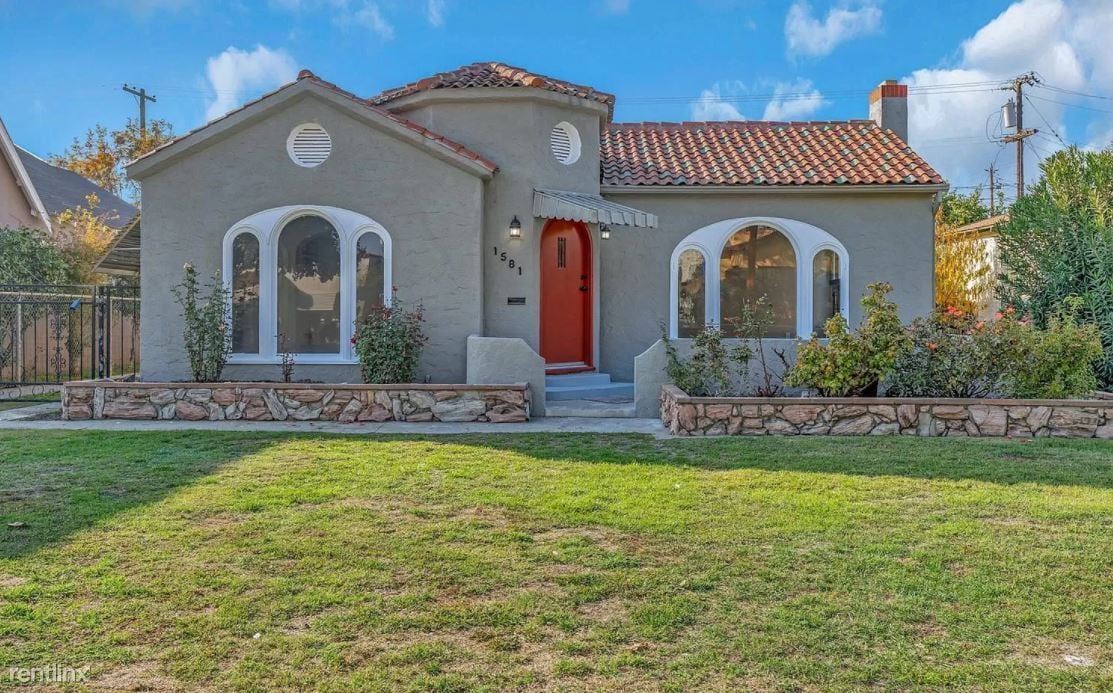 Primary Photo - 3 br, 1.5 bath House - 1581 N Safford Ave