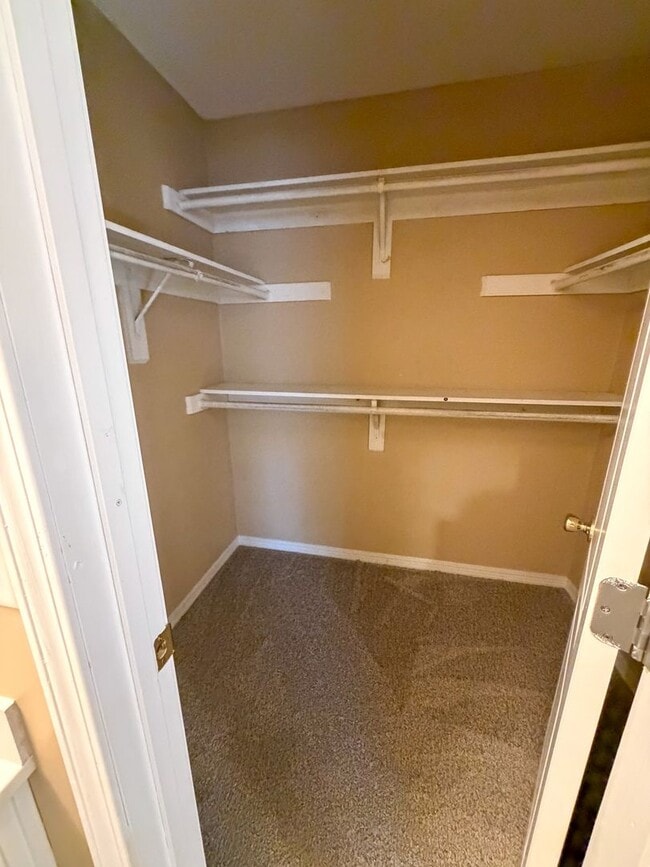 Building Photo - 115 Springwood Cir