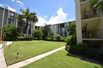 Building Photo - 501 SW 11th Pl