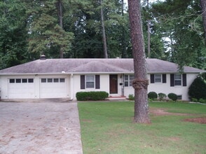 Building Photo - 3970 Chamblee Dunwoody Rd