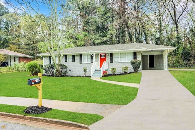Building Photo - 2365 Shamrock Dr