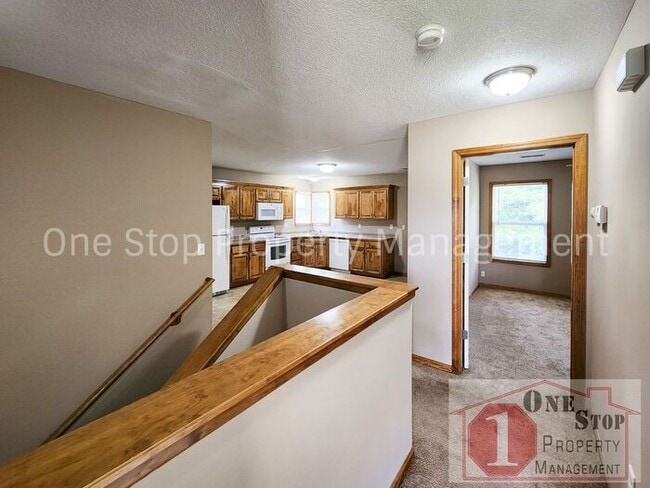 Building Photo - 3-Bedroom, 2.5-Bathroom home in Independence