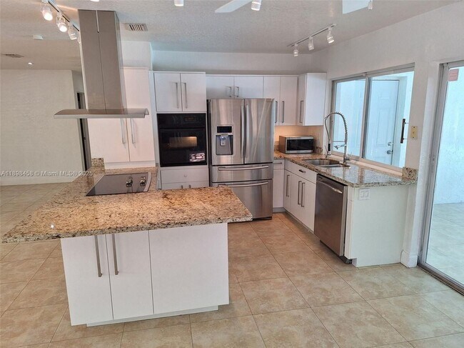 Foto del edificio - 1575 NE 38th St
