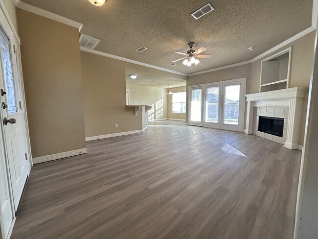 Foto del edificio - Escape to your own secluded sanctuary in this spacious Lubbock home