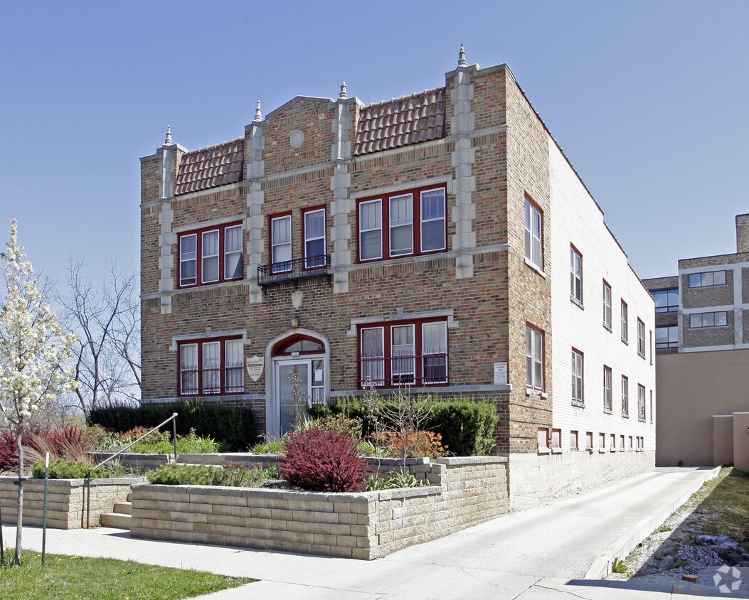 1922 N Palmer Apartments in Milwaukee, WI