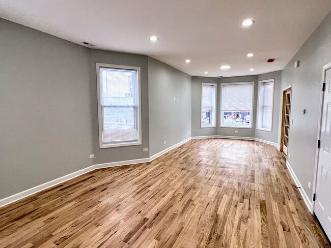 Building Photo - 3218 W Polk St