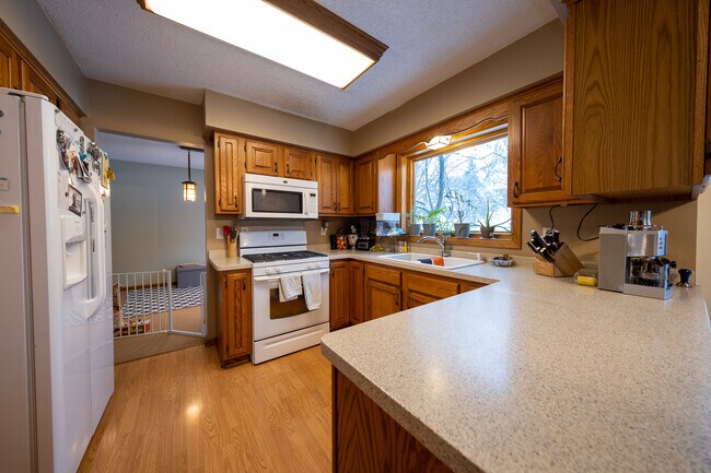 Building Photo - 1784 Windjammer Dr
