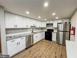 Building Photo - 4 Milstone Ct