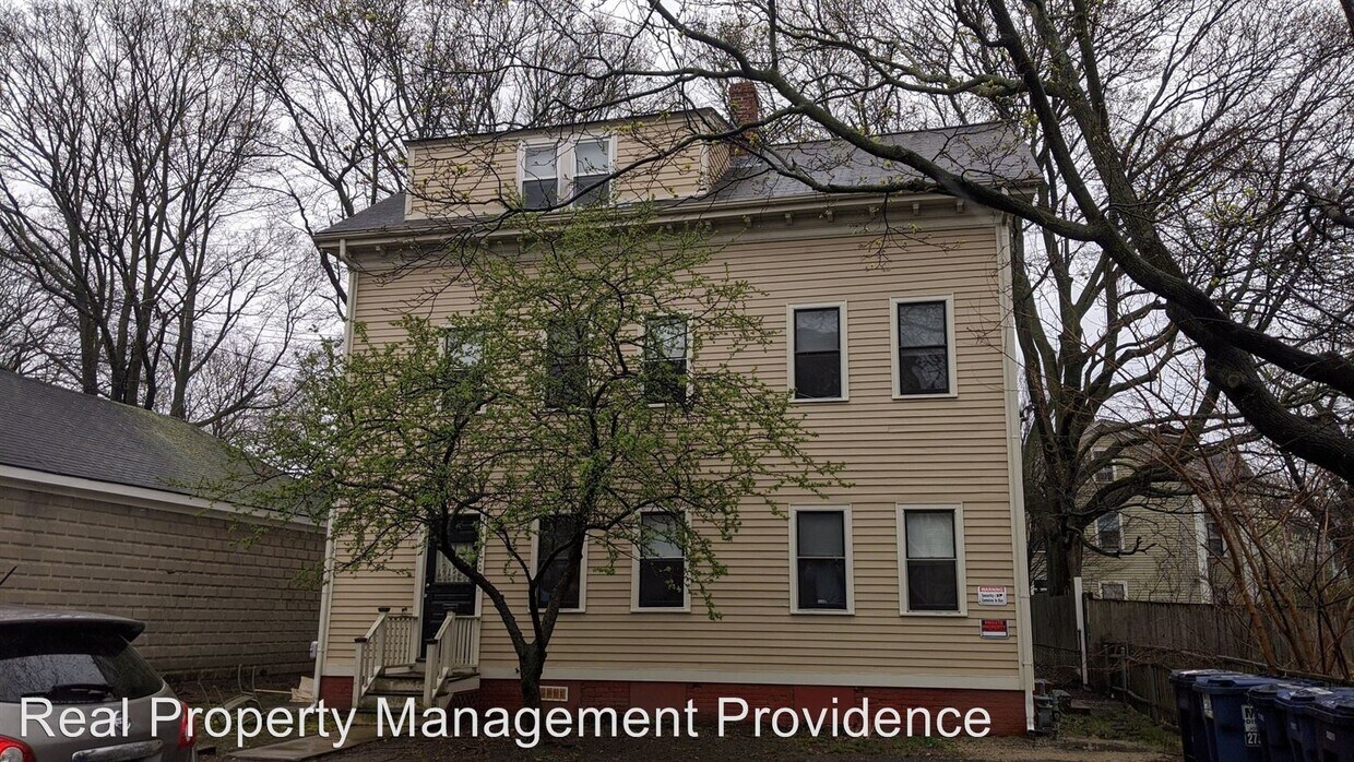 Primary Photo - 1596-1600 Westminster St