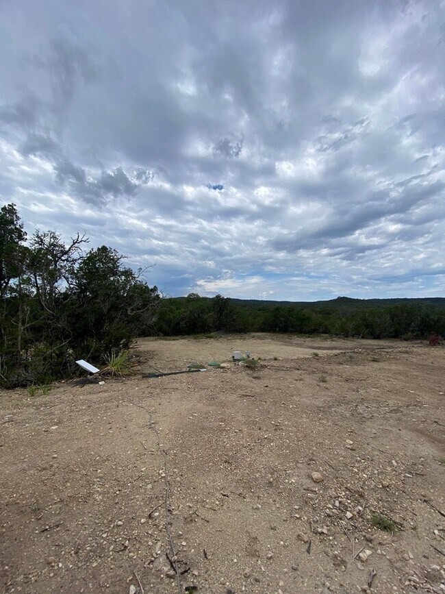 Foto del edificio - 1545 Elm Pass Rd