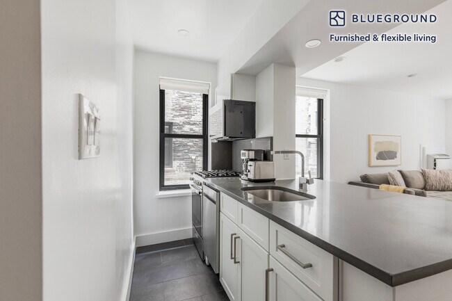 Foto del edificio - 10 W 65th St