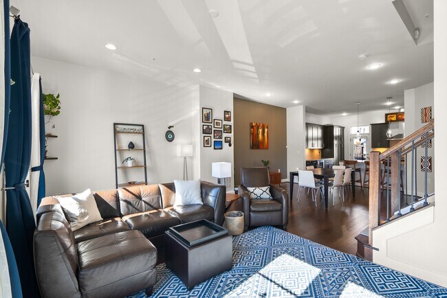 Foto del edificio - 712 E Howell Ave