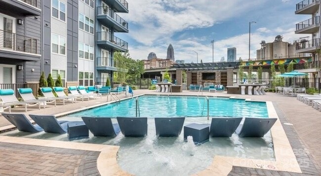 Building Photo - 606 Nc Music Factory Boulevard