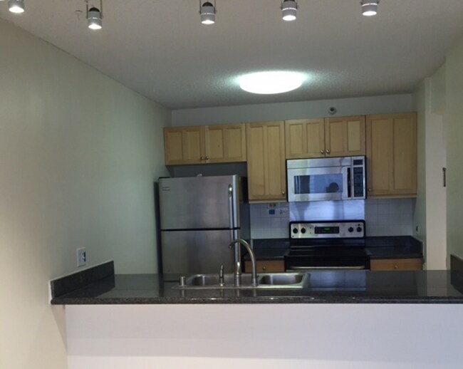 Foto del edificio - Honolulu Tower - High Floor, Ocean and City View!!!