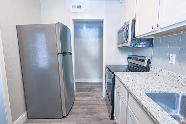 Foto del edificio - 223 SE 13th St