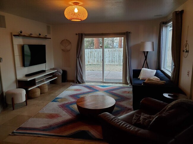Living rm - 2707 NE Canyon Park Pl