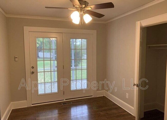 Foto del edificio - 614 Summit Dr