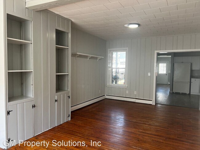 Building Photo - 3 br, 1.5 bath House - 484 N 6th Street