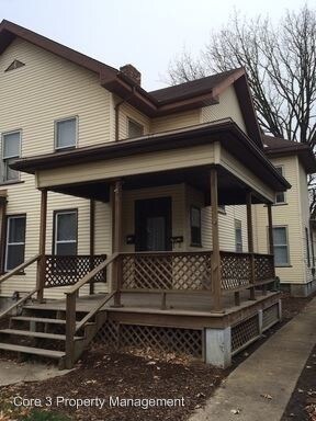 Building Photo - 707-707 E Grove St