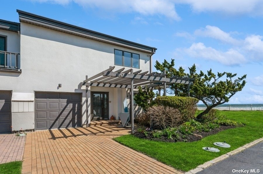 Primary Photo - 1647 Ocean Blvd