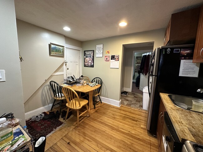 Foto del edificio - 12 Shepherd Ave