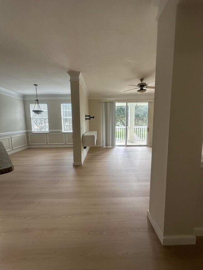 Foto del edificio - 225 Murcia Dr