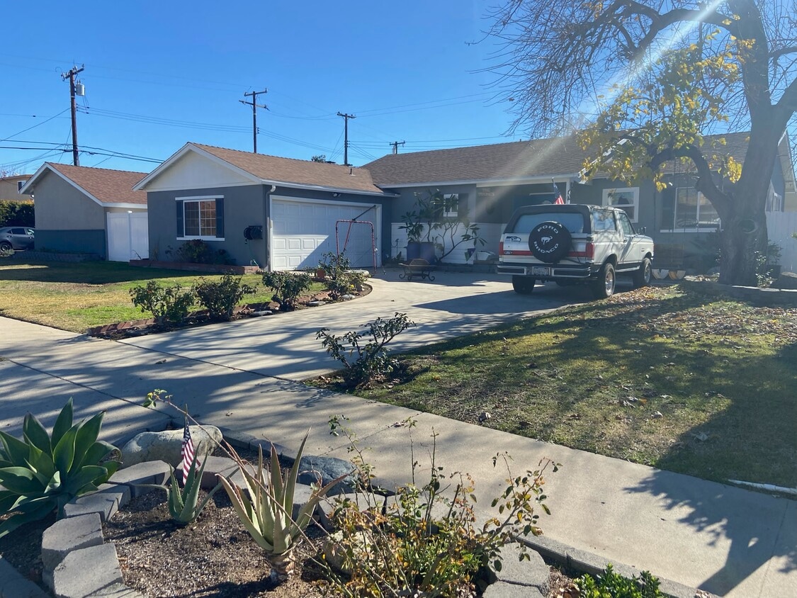 Front - 914 Oleander St (Brea, CA)